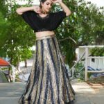 Sridevi Vijaykumar Instagram - Leave a little sparkle wherever you go ✨️ . . . . . 👗:@neerusindia 📸:@epics_by_pradeep #zeetelugu #dramajuniorsseason6 #sunday #dj #dj6 #neerusindia #indowestern #black #blackandgold #blackoutfit #partywear #sequins #sparkle #glitter #glam #tvshow #judge #kidsshow #kids #entertainment #tv #telugu #photodump #photooftheday #photography #instafeed #instagram #worklife