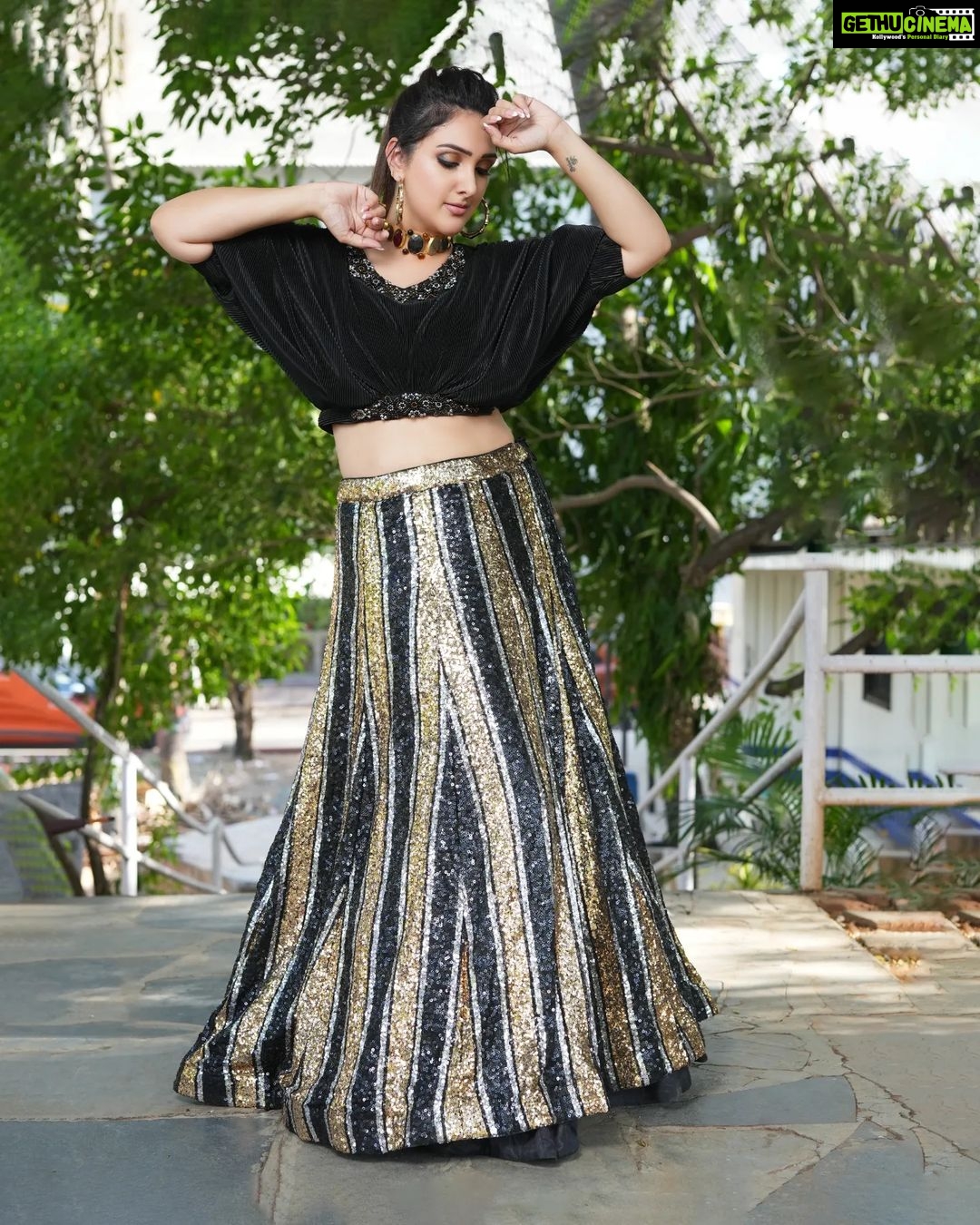 Sridevi Vijaykumar Instagram - Leave a little sparkle wherever you go ✨️ . . . . . 👗:@neerusindia 📸:@epics_by_pradeep #zeetelugu #dramajuniorsseason6 #sunday #dj #dj6 #neerusindia #indowestern #black #blackandgold #blackoutfit #partywear #sequins #sparkle #glitter #glam #tvshow #judge #kidsshow #kids #entertainment #tv #telugu #photodump #photooftheday #photography #instafeed #instagram #worklife