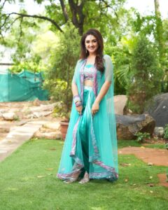 Sridevi Vijaykumar Instagram - Be the princess of your own fairy tale 
👸🧜‍♀️🧚‍♀️👑
.
.
.
.
.
Outfit:@gummadidalashashi.label 
Jewellery:@the_jewel_gallery 
Photography:@epics_by_pradeep
Bangles:@sanvi_creations_ 

#dramajuniorsseason6 #zeetelugu #telugushow #kidsshow #princessvibes #blue #aqua #dreambig #weekend #positivethoughts #happyday #smile #love #work #happiness #instafam #instapic