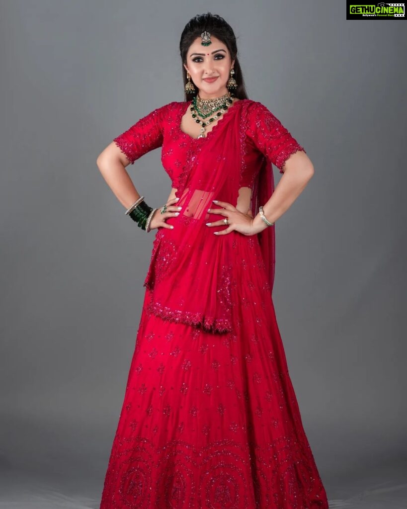 Sridevi Vijaykumar Instagram - Well..... RED ❤️ and happy❤️💃 . . . . Outfit:@labelswethareddy Jewellery:@the_jewel_gallery Photography:@snappers.in #dramajuniorsseason6 #comingsoon #zeetelugu #telugushow #work #lovemyjob #happy #red #indianoutfit #weddinglehenga #lehengalove #dressedup #shoot #mylife #smile #love #movies #cinema #worklife #outfit #fashion
