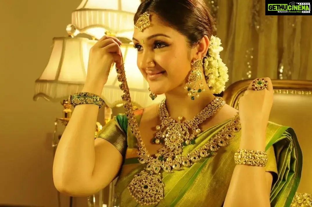 Sridevi Vijaykumar Instagram - Happy Tamil New year to you and yours! 🌸 May you be blessed with a year filled with success and abundance ✨ . . . . . . . . . . #happytamilnewyear #tamilnewyear2023 #tamilnewyearwish #newyearwish #tamilputhandu #tamilfestivals #southindianfestivals #indianfestivities #tamilianfestival #newyear2023