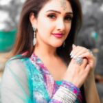 Sridevi Vijaykumar Instagram - 💙👑🧚‍♀️🧜‍♀️✨️💙 . . . . . #dramajuniorsseason6 tonight at 9pm @zeetelugu 👗@gummadidalashashi.label 💎@the_jewel_gallery 📸@epics_by_pradeep #zeetelugu #dramajuniorsseason6 #sunday #vibe #fairytale #princess #dreamy #color💙 #lovemyjob #trending #lovethissong #glitter #shine #love #kidsshow #telugu