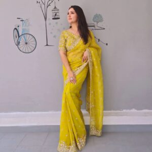 Sridevi Vijaykumar Instagram - A very Happy, Blessed and Prosperous Ugadi to you & yours! 💫
.
.
.
.
.
.
.
.
Wearing this beautiful saree from @neerusindia
#sareeoftheday #sareefits #indianaesthetics #indianfits #sareefits #sareeinspiration #indianoutfits #photooftheday #greenfits #greensaare #ugadiwishes #happyugadi #gudipadwa #ugadi2023