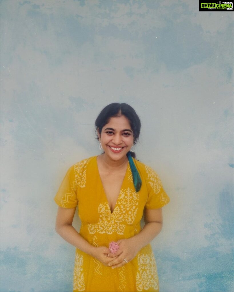 Srinda Instagram - Which one is your favourite? wearing @chidiyaaonline @arun.skmr / @ozon.jpg / @ashna_aash_ / @parummaa #chidiyaaonline #yellowyellow #vibing #retro #allthree #forme
