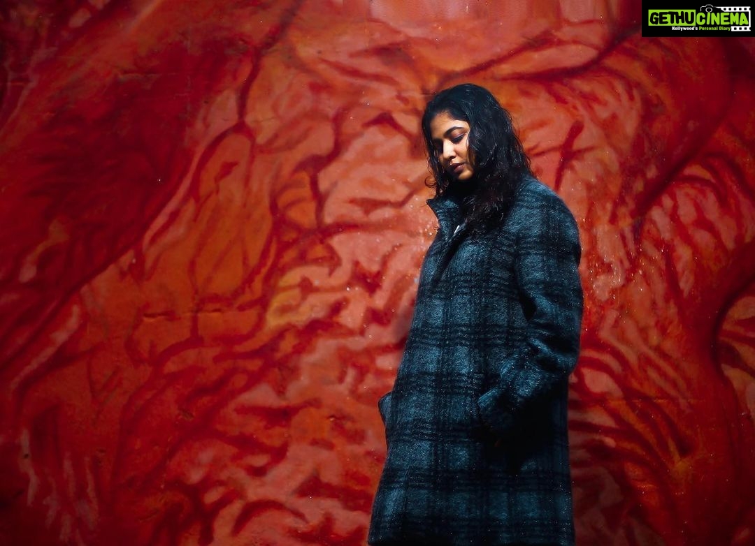 Srinda Instagram - ‘Caption this’ 📸 @arjunkallingal