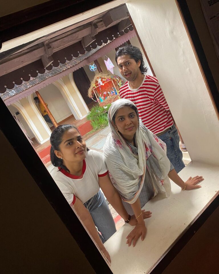 Srinda Instagram - Rachel & Abel 💖 📸 @soubinshahir ✨ @bheeshma_parvam_official_ #nowintheaters #twosday #withthistwo #bheeshmaparvam
