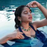 Srinda Instagram - And she yearned for a dip in luxury! For @amaera_jewels Concept, Styling, Makeup: @shimmerme.co Photography, Videography, Editing: @anjanaannaphotography PR: @parummaa #amaerabyedimannickal #emerald #jwellery