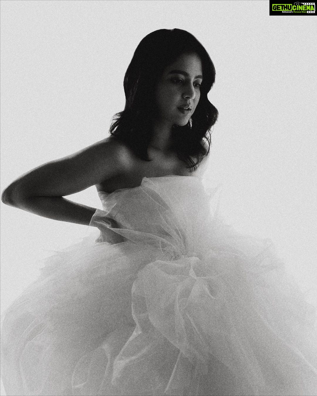 Srinda Instagram - 🤍 Shot by @rosetommyy Makeup & hair @unnips Styled by @styledbysmiji Studio @maxxocreative Dress @designmecochin