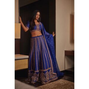 Srinidhi Ramesh Shetty Instagram - Did u say.. Mid-week blues!!🐋💙 . . . . . . . . . . . . . . . Styled by - @ashwin_ash1 & @hassankhan_3 Asst by - @stylebyannapurna Outfit - @chameeandpalak @viralmantra Jewellery- @houseofqc Makeup @kiranmakeup Hair @thrinath_nambara_ Shot by @arifminhaz Photo Asst @thejaswitanneru