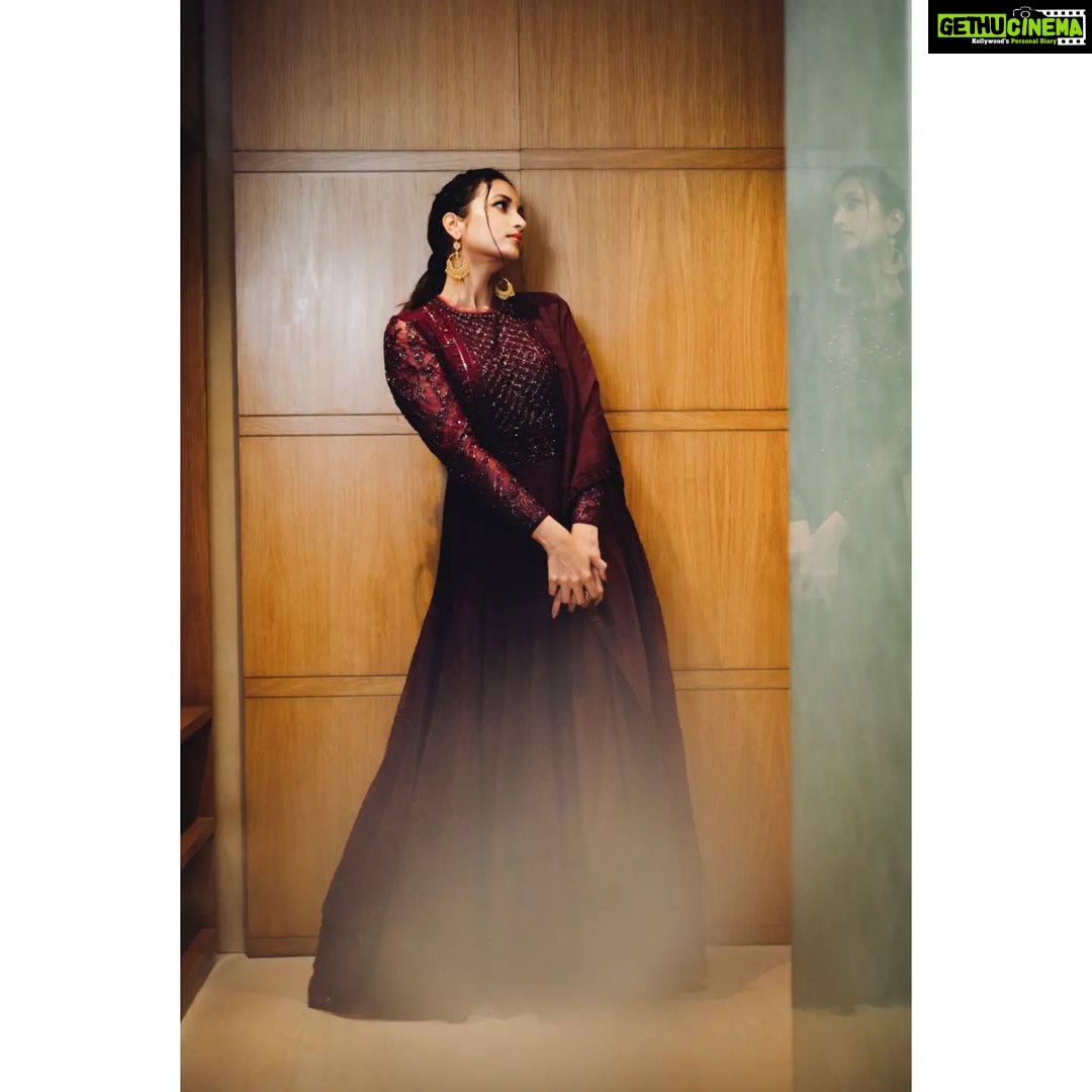 Srinidhi Ramesh Shetty Instagram - Getting lost is part of getting there!!š« . . . . . . . . . Styled by @niru05_raghupathy Outfit @jade_bymk Earrings @amrapalijewels @amethystchennai Makeup @makeupwithshruthi Hair @suganthi.themua Photography @edwinjrobert Team Edwin j Robert @abishek_varman @rookiexyxr_siva