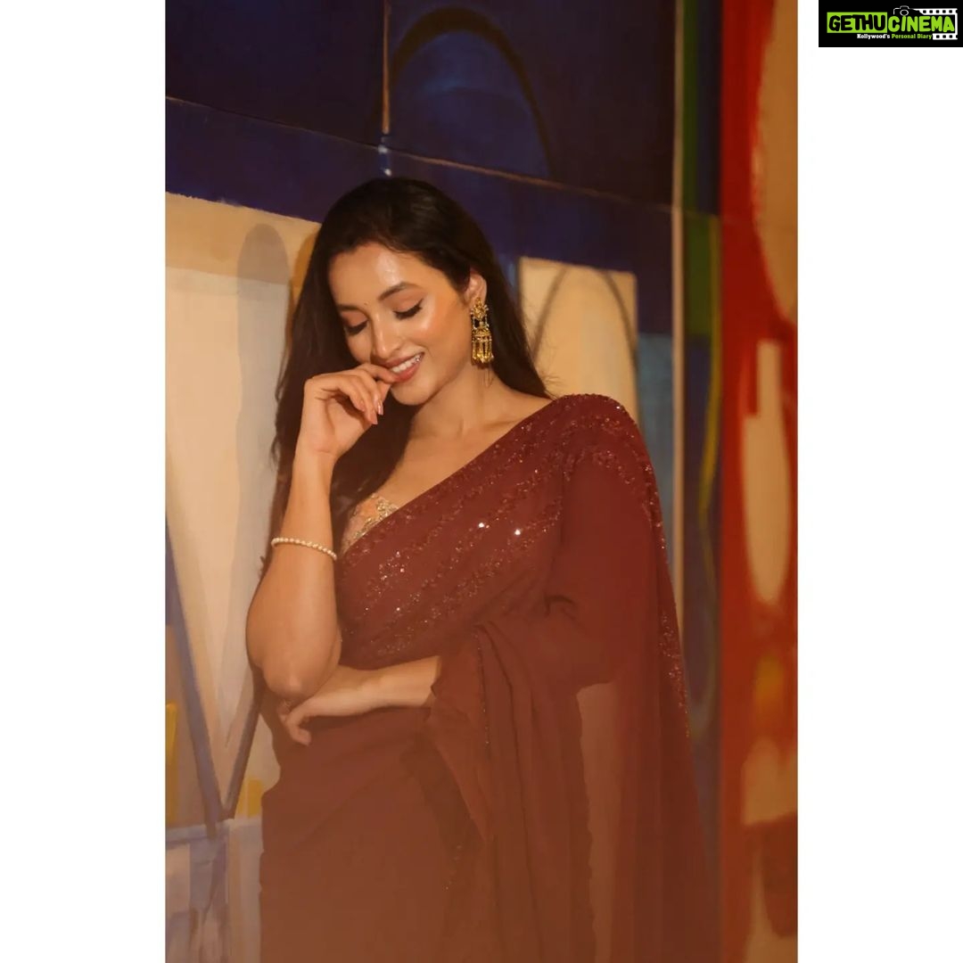 Srinidhi Ramesh Shetty Instagram - Times change! But what's authentic will always remain authentic💫♥️ . . . . . . . . . . . . . Styled by @niru05_raghupathy Saree @shyamalbhumika @quirk_india Accessories @amrapalijewels @amethystchennai Makeup @makeupwithshruthi Hair @suganthi.themua Photography @edwinjrobert Team Edwin j Robert @abishek_varman @rookiexyxr_siva