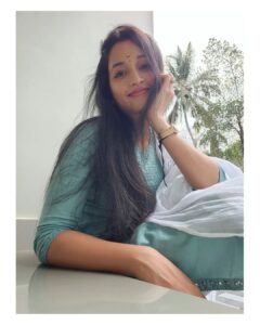 Srinidhi Ramesh Shetty Instagram - Love & devotion 🌸🙏🏻💕