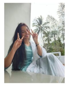 Srinidhi Ramesh Shetty Instagram - Love & devotion 🌸🙏🏻💕