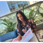 Srinidhi Ramesh Shetty Instagram - A quiet time with Food Friends Sunshine. My kinda party🫠💌