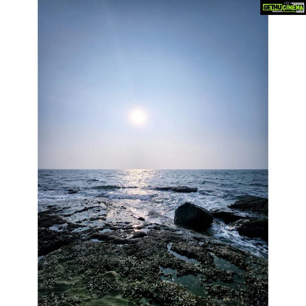 Srinidhi Ramesh Shetty Instagram - Sunset, waves & the vastness of the sea 🫶🏻 Majestic♥️