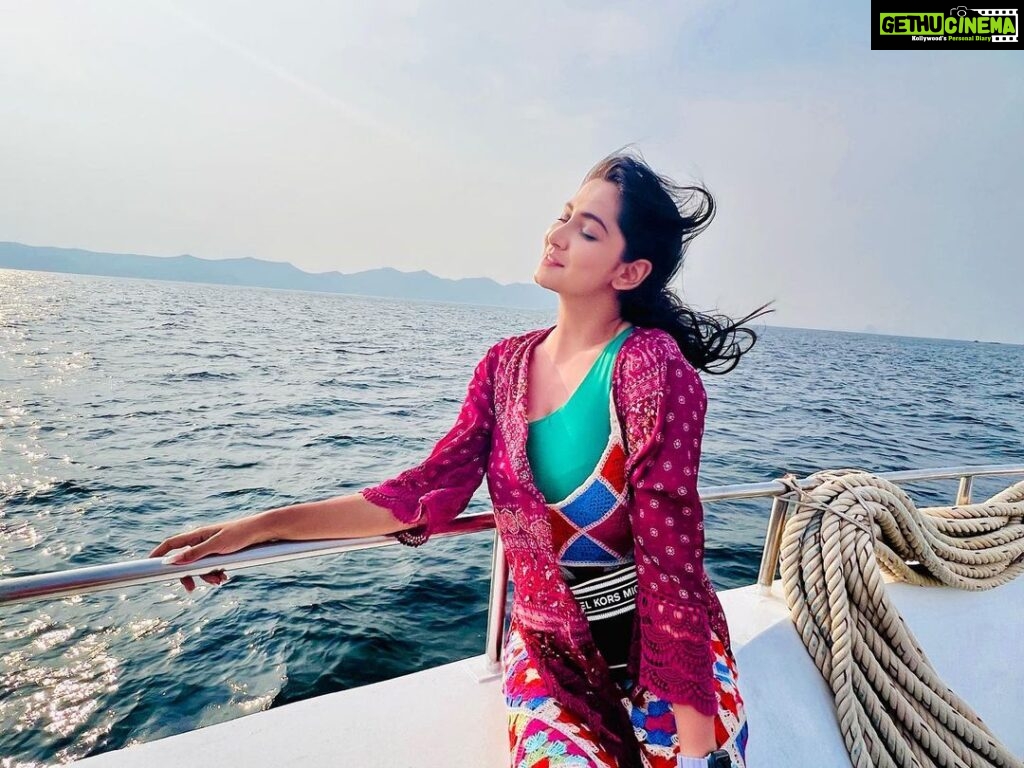 Srishti Jain Instagram - Cruising through life! . . . . . . . . . . . . . . . . . #phuket #travel #cruise #windinmyhair #instagood #instagram #instalike #explore #explorepage #goodvibes #beach #oceanhair Krabi, Thailand