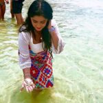 Srishti Jain Instagram – Samundar mein nahake aur bhiiiii…. Namkeen hogayi hu! 

Photo credit – @hrisha_0705 
.
.
.
.
.
.
.
.
.
.
.
.
.
.
.
#beachlife #beautifuldestinations #beachvibes #bluesea #whitesand #wethair #beachhair #instagood #instagood #instalike #newpost #explore #explorepage #travelphotography #travel #travelgram #krabi #island #phuket Krabi, Thailand