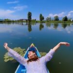 Srishty Rode Instagram - Jheelo ka Sheher ❤️ . . . . . . . . #kashmir#reels#reelitfeelit#reelkarofeelkaro#travelgram#dallake#shikara
