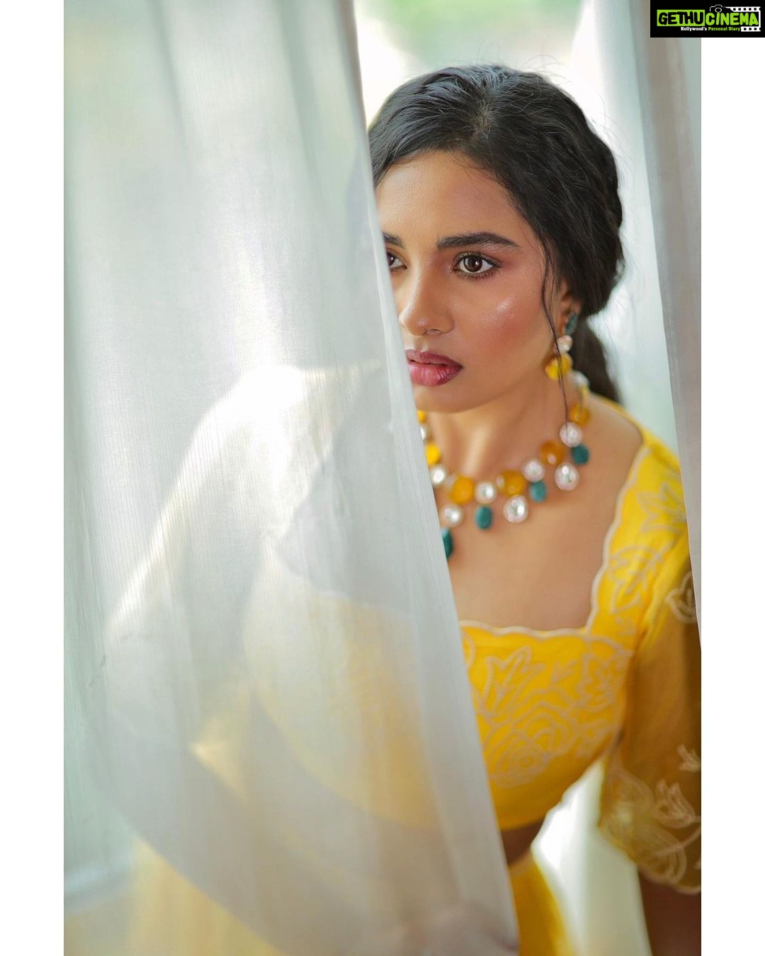 Srushti Dange Instagram - Back to my favourite colour 💛 Styled by @swethaindiranstylist Designed by @sindira_by_swethaindiran MUA by @hairandmakeupbynive Hairdo by @vishaa_hairandmakeup Photographer @dhanush__photography Jewellery @sankge #photography #happy #picoftheday #cute #srushtidange #like4like #travel #instagram #style #summer #instadaily #fitness #food #fun #beauty #srushti #smile #cookuwithcomali #music #ootd #instamood #cwc #cookwithcomali #cookwithcomali4 #cookwithcomaliseason4