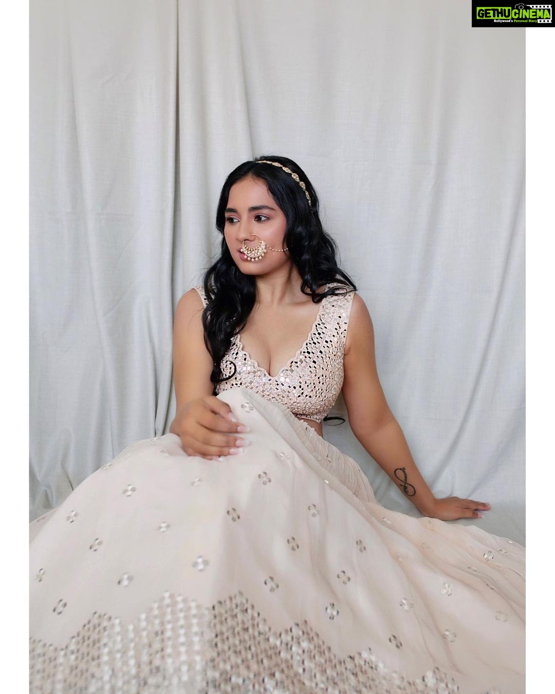 Srushti Dange - 61.1K Likes - Most Liked Instagram Photos