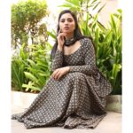 Srushti Dange Instagram - A little contour and confidence 🎩 🪄 Styled by @swethaindiranstylist Designer by @sindira_by_swethaindiran Makeup by @hairandmakeupbynive Hairdo by @vishaa_hairandmakeup Photographer by @varuun.jpg #cute #srushtidange #like4like #travel #instagram #style #summer #instadaily #fitness #food #fun #beauty #instalike #smile #cookuwithcomali #music #ootd #instamood #cwc #cookwithcomali #cookwithcomali4 #cookwithcomaliseason4