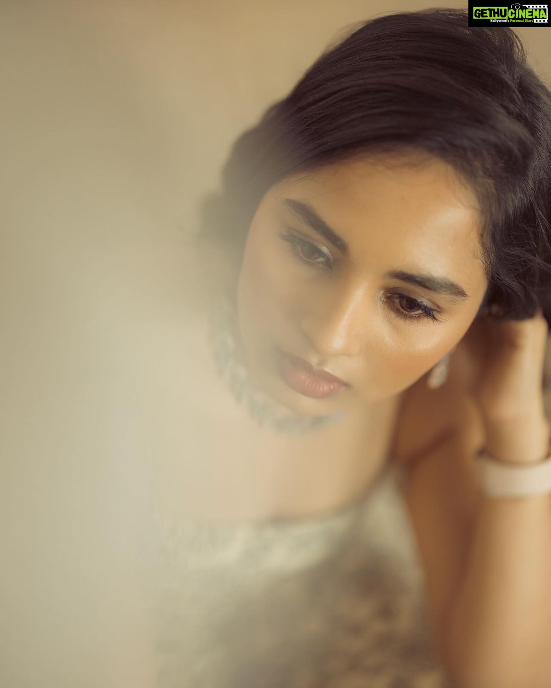 Srushti Dange Instagram - Just plain good 💫⭐️🌸 Ft. #srushtidange shot by @crearebyps @parvathamsuhasphotography Styled by @swethaindiranstylist Designed by @sindira_by_swethaindiran MUA by @anupama.krishnamachari Hairdo by @vishaa_hairandmakeup #picoftheday #cute #srushtidange #like4like #travel #instagram #style #summer #instadaily #fitness #food #fun #beauty #instalike #smile #cookuwithcomali #music #ootd #instamood #cwc #cookwithcomali #cookwithcomali4 #cookwithcomaliseason4