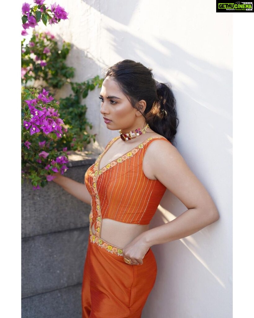 Srushti Dange Instagram - 🍊 Ft #srushtidange shot by @dxgphotographer Styled by @indu_ig Makeup @hairandmakeupbynive Hairdo @soniyarameshbabu_muah Outfit @yaradesigners Jewelry @thegarnet.in