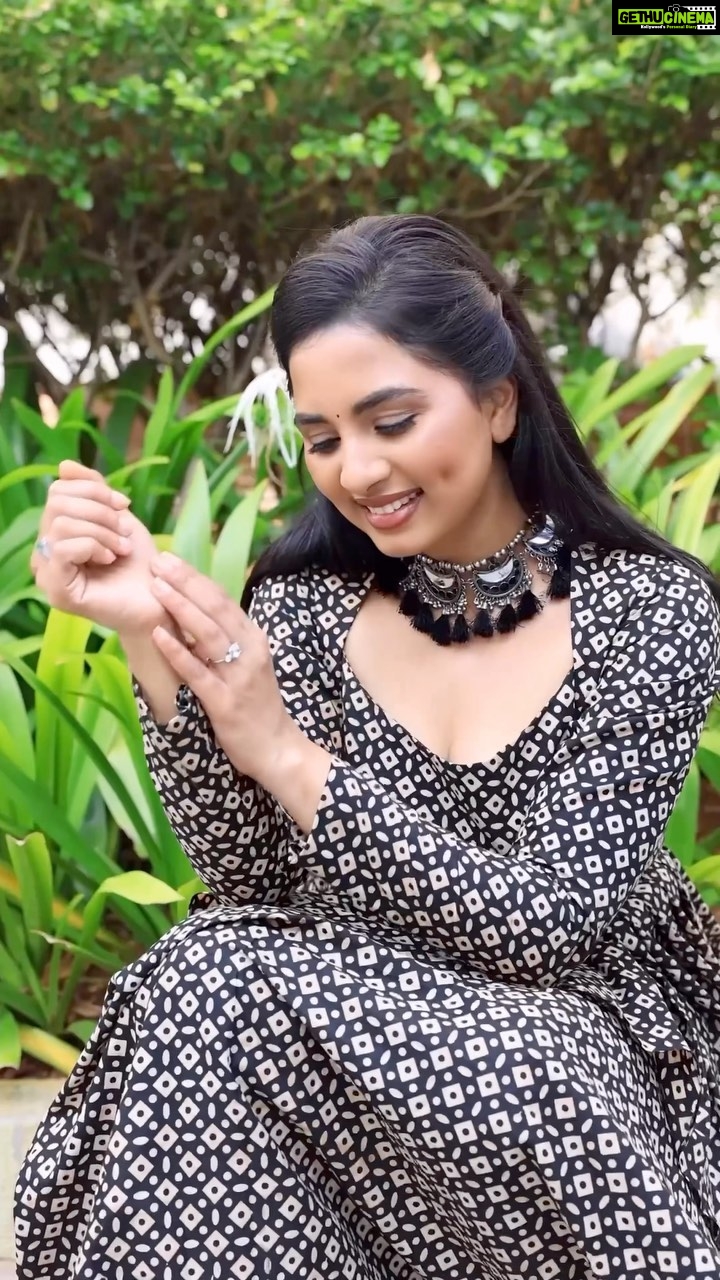 Srushti Dange Instagram - X O X O keepin’ it simple ♠️ Styled by @swethaindiranstylist Designer by @sindira_by_swethaindiran Makeup @hairandmakeupbynive Hairdo by @vishaa_hairandmakeup Videography @varuun.jpg #cute #srushtidange #like4like #travel #instagram #style #summer #instadaily #fitness #food #fun #beauty #instalike #smile #cookuwithcomali #music #ootd #instamood #cwc #cookwithcomali #cookwithcomali4 #cookwithcomaliseason4