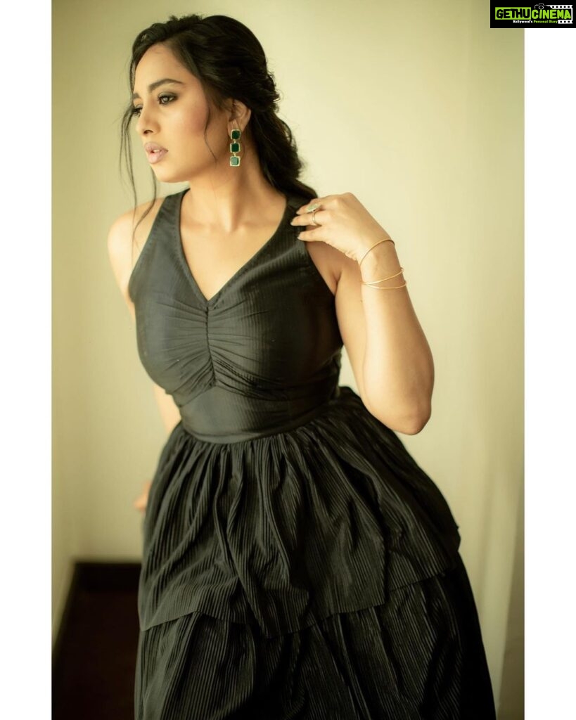 Srushti Dange Instagram - New lil pic’d for ya 🌸 Styled by @swethaindiranstylist Designed by @sindira_by_swethaindiran Makeup by @hairandmakeupbynive Hairdo by @vishaa_hairandmakeup Photographer by @camerasenthil #love #instagood #fashion #photooftheday #beautiful #photography #happy #picoftheday #cute #srushtidange #like4like #travel #instagram #style #summer #instadaily #fitness #food #fun #beauty #instalike #smile #cookuwithcomali #music #ootd #instamood #cwc #cookwithcomali #cookwithcomali4 #cookwithcomaliseason4