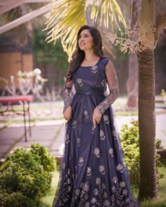 Srushti Dange Instagram - Also and perhaps 💫 MUA by @hairandmakeupbynive