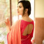 Srushti Dange Instagram - Saree is festivity! 💣💣 Designer -: @nirali_design_house Makeup 💄 @makeup_by_kez Hairdo by @banu_hairstylist_sareedrapist Jewellery by @challani_jewellery Photography by @camerasenthil Shoot organized by @rrajeshananda