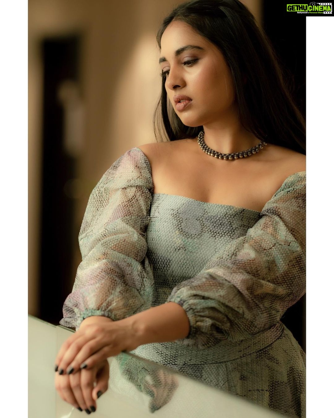 Srushti Dange Instagram - Cool fits always π¦ Designer @sindira_by_swethaindiran Styled by @swethaindiranstylist MUA by @vishaa_hairandmakeup Photographer @camerasenthil #cute #srushtidange #like4like #travel #instagram #style #summer #srushti #fitness #food #fun #beauty #instalike #smile #cookuwithcomali #music #ootd #instamood #cwc #cookwithcomali #cookwithcomali4 #cookwithcomaliseason4