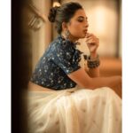 Srushti Dange Instagram - In my blue berry 🫐 smoothie 💙🤍 @indu_ig @fineshinejewels @akira_the_couture__ @vishaa_hairandmakeup @mua_supriya @camerasenthil #photography #happy #picoftheday #cute #srushtidange #like4like #travel #instagram #style #summer #srushti #fitness #food #fun #beauty #instalike #smile #cookuwithcomali #music #ootd #instamood #cwc #cookwithcomali #cookwithcomali4 #cookwithcomaliseason4