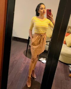 Srushti Dange Instagram - This is my dumb Mirror selfie + basic outfit kinda night 🤳🙃
