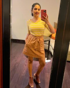 Srushti Dange Instagram - This is my dumb Mirror selfie + basic outfit kinda night 🤳🙃