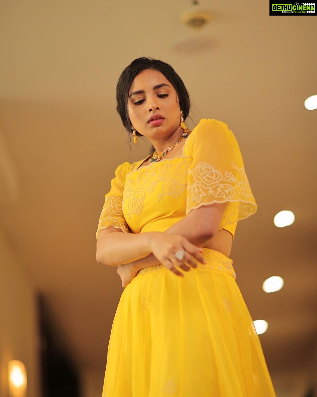 Srushti Dange - 77.4K Likes - Most Liked Instagram Photos