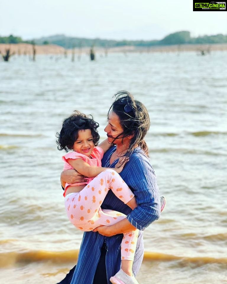 Sruthi Hariharan Instagram - As time stood still . #mybaby #growinguptoofast #isthiswhatitmeanstobeinlove