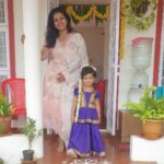 Sruthi Hariharan Instagram - They say no : "Mane katti nodu, maduve maadi nodu ." The latter is no news ... but the former . Uffff what a crazy ride of two years it has been - building a home from scratch ... way to go Jayalekshmi Hariharan. Your dream, your resilience, and your hard work, has once again put another beautiful roof over our head . . . Hope this year's Navratri brings you all a lot of positivity and love . Happy Dussera 2022 :)