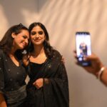 Sruthi Hariharan Instagram - Laughing with @siriiravikumar ♥️ Me super proud of you - you know that right . Many hugs . Thank you @vageeshkanth for these pictures .