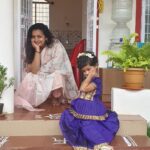 Sruthi Hariharan Instagram - They say no : "Mane katti nodu, maduve maadi nodu ." The latter is no news ... but the former . Uffff what a crazy ride of two years it has been - building a home from scratch ... way to go Jayalekshmi Hariharan. Your dream, your resilience, and your hard work, has once again put another beautiful roof over our head . . . Hope this year's Navratri brings you all a lot of positivity and love . Happy Dussera 2022 :)