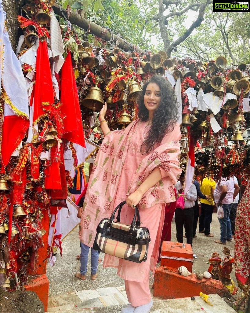 Sukirti Kandpal Instagram - Om jai Shree Golu deva 🕉️ Golu Devta Ghorakhal
