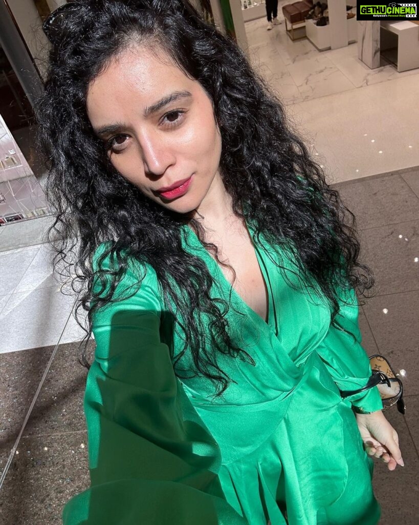 Sukirti Kandpal Instagram - When's the sun hits right and u can't decide ❤️🥰 Nainital The Lake City Of Uttarakhand India