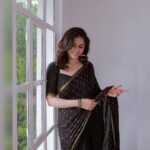 Sunaina Instagram – 🌸 Wearing @bespoke.dhishya 
shot by @madras_ponnu 
Styled by @dhikshitha_suresh 
MUA @vyshalisundaram_hairstylist