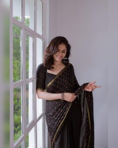 Sunaina Instagram - 🌸 Wearing @bespoke.dhishya 
shot by @madras_ponnu 
Styled by @dhikshitha_suresh 
MUA @vyshalisundaram_hairstylist