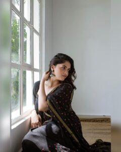 Sunaina Instagram - 🌸 Wearing @bespoke.dhishya 
shot by @madras_ponnu 
Styled by @dhikshitha_suresh 
MUA @vyshalisundaram_hairstylist