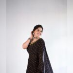 Sunaina Instagram – 🌸
Wearing @bespoke.dhishya 
shot by @madras_ponnu 
Styled by @dhikshitha_suresh 
MUA @vyshalisundaram_hairstylist
