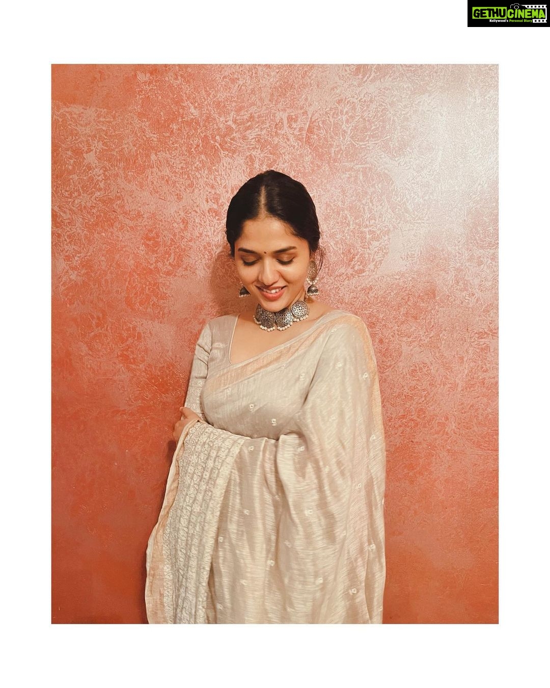 Sunaina Instagram - “Oh the less I know the better” 🎼
