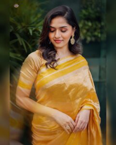 Sunaina Instagram - For REGINA ✨❤️
Saree: @bespoke.dhishya 
Mua : @vyshalisundaram_hairstylist 
Photography : @thesavouriesshots 
Jewellery:  @theamethyststore 
Styled by : @dhikshitha_suresh