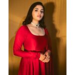 Sunaina Instagram - For #laatti ❤️✨ Dress ~ @geethikakanumilli Jewellery ~ @karnikajewelshyd Photography ~ @manish.akunuri Makeup | Hair~ @iammounikachenna Styling ~ @iammounikachenna