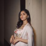 Sunaina Instagram - 🌸✨for #laatti Outfit ~ @issadesignerstudio Accessories ~ @bcos_its_silver Ring ~ @karnikajewelshyd Makeup/hair/styling~ @iammounikachenna Photography ~ @manish.Akunuri